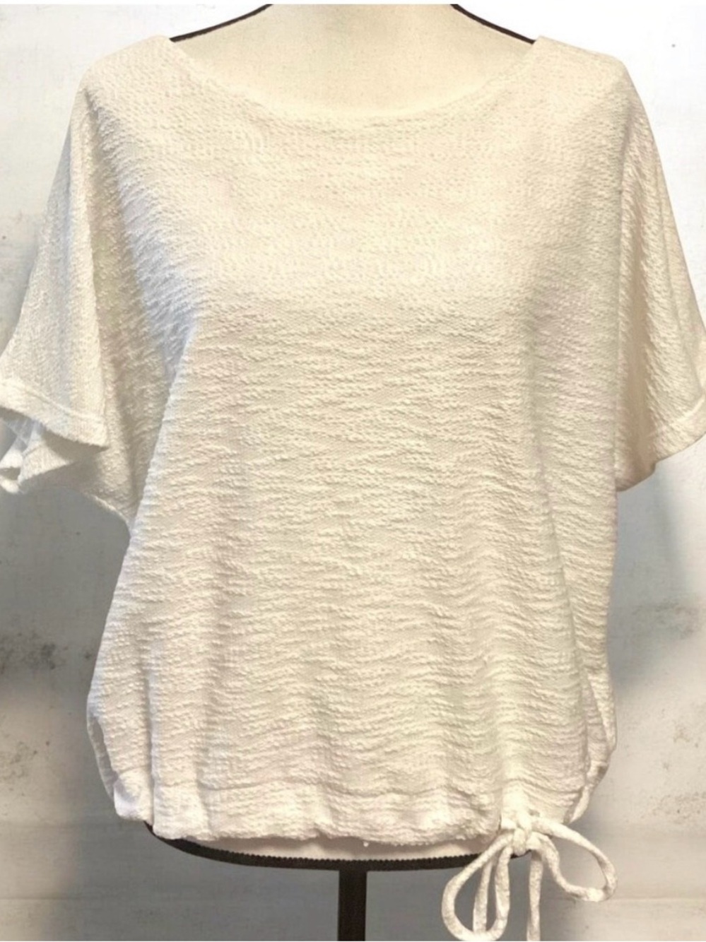 🍒Sunday in Brooklyn Cream Textured Short-Sleeve Blouse with Drawstring🍒